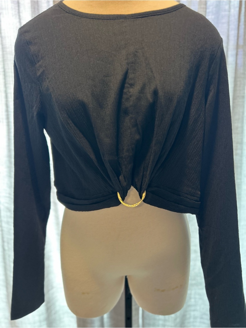 MINKPINK Black Long-Sleeve Ring-Front Crop Top